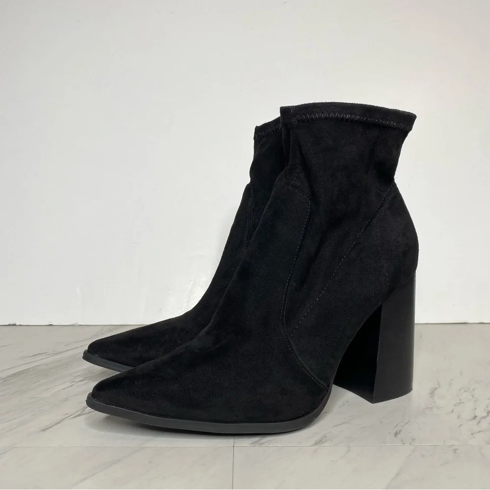 Steve Madden Touchdown Black Heeled Bootie 9.5